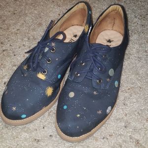 Insecta galaxy print oxfords